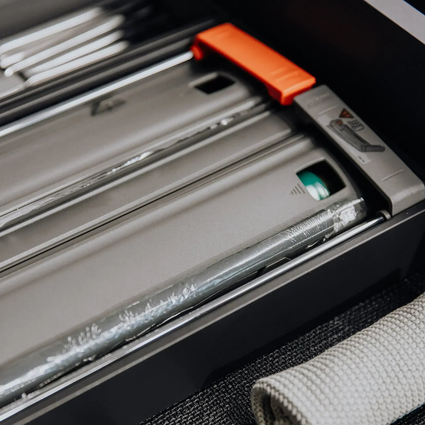 AMBIA-LINE Folienschneider für Schublade